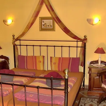 Apartamento Aptos Monasterio De San Antonio 3 *